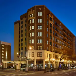 http://doubletree-by-hilton-memphis-downtown.memphishotelsnow.com