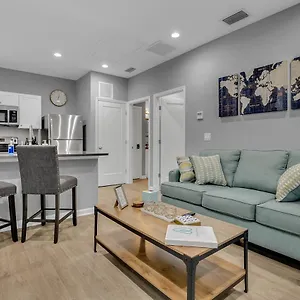 Apartment New 1/1 :loft Minutes From Heart Of -unit C
